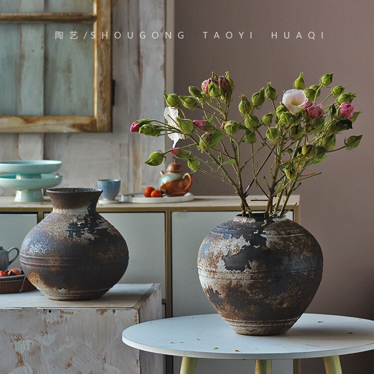 Handmade Rustic Pottery Vase from Jingdezhen, Vintage-Style Imitation of Unearthed Pottery, Retro Wabi-Sabi Style, Zen-Inspired Floor-Standing Old Pottery Jar for Tea Room Handmade Rustic Pottery Vase from Jingdezhen, Vintage-Style Imitation of Unearthed Pottery, Retro Wabi-Sabi Style, Zen-Inspired Floor-Standing Old Pottery Jar for Tea Room