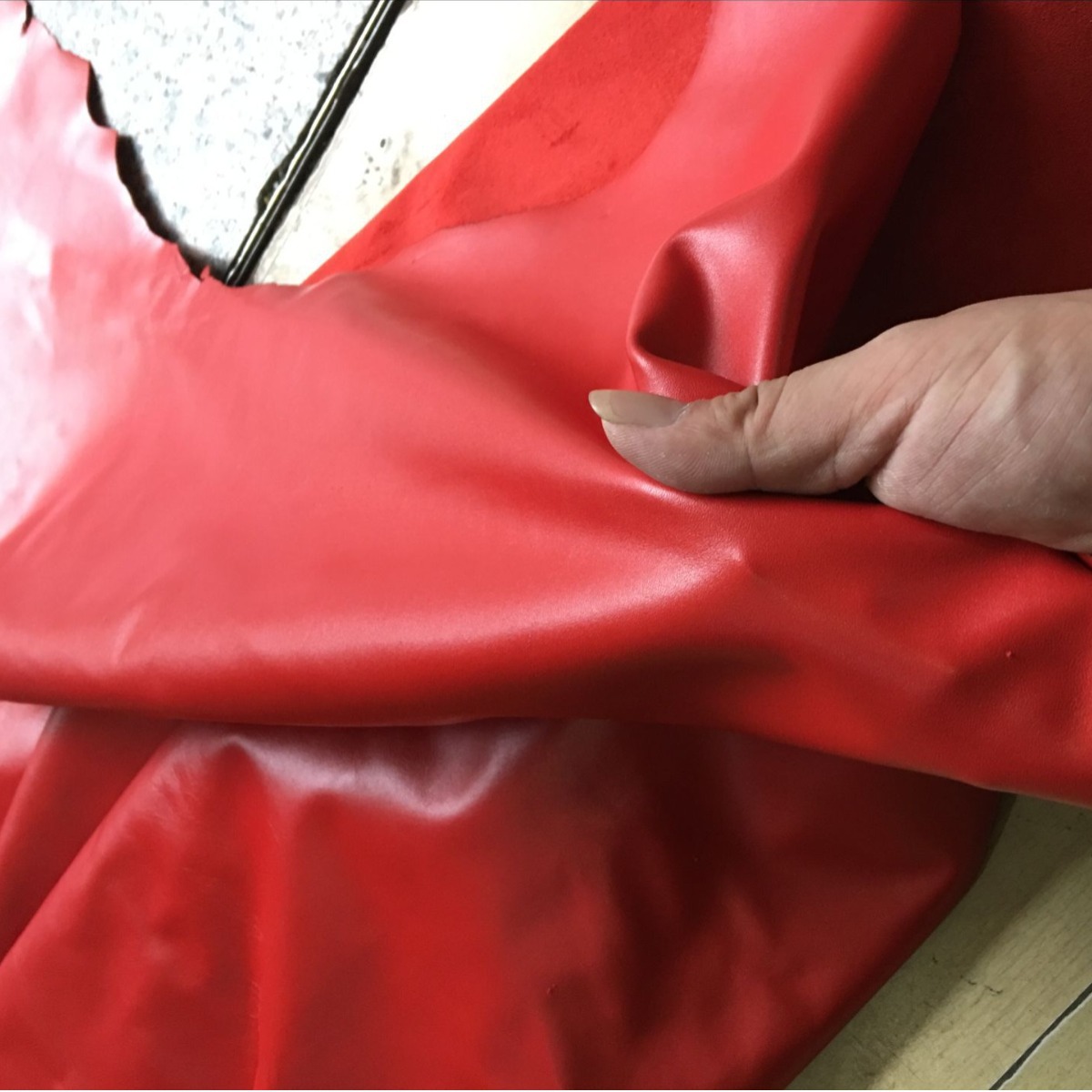 头层纳帕牛皮 软牛皮 大红色 头层牛皮