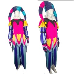 地獄の宿屋のフィズロリコスは極悪のボスの道化師の舞台の演技服を着ます。