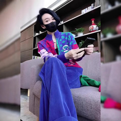 青いレジャースポーツスーツ女子秋装欧品高級プリントニットカーディガンのズボンと二点セット