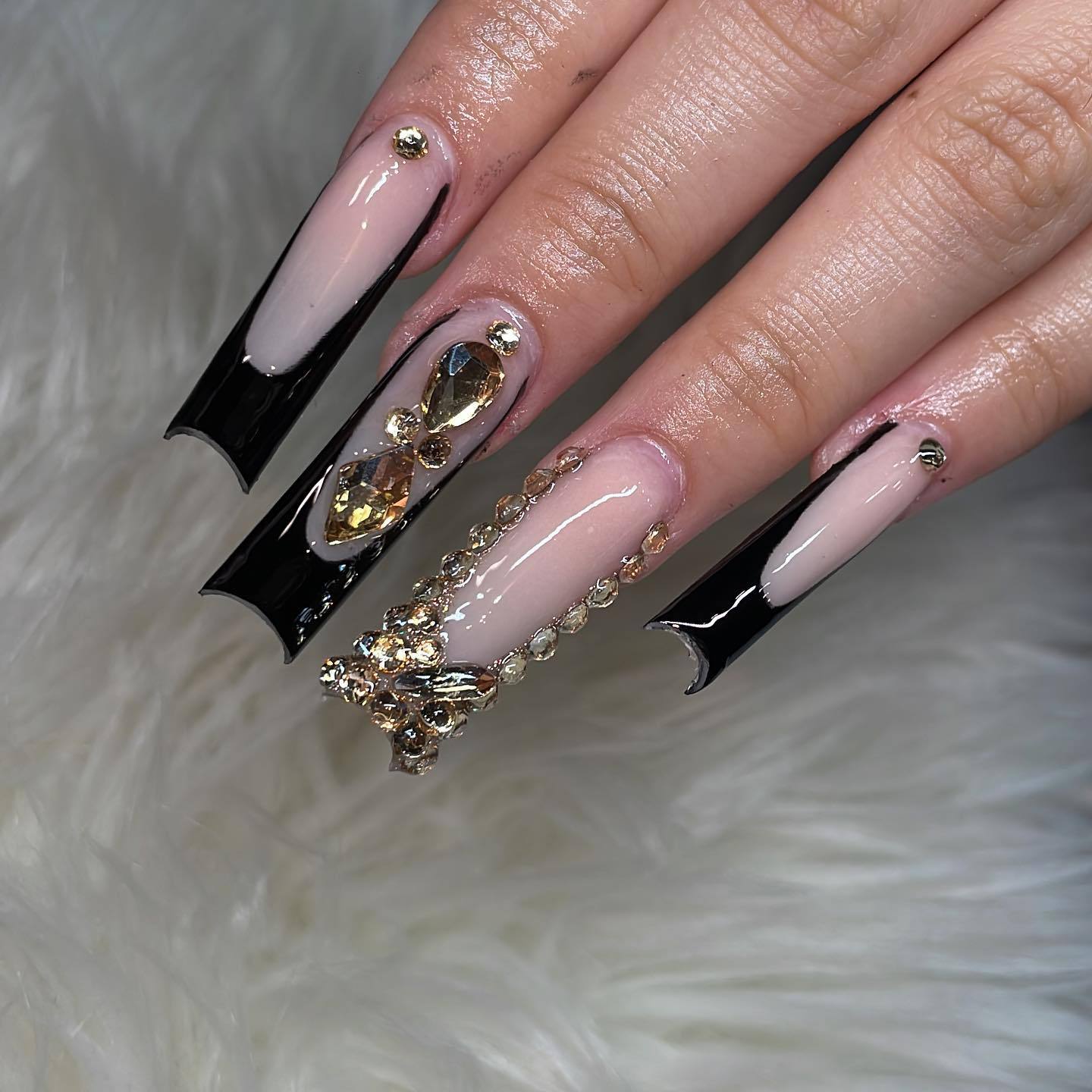 Fuente Venta directa de fábrica Manicura hecha a mano con estampado de leopardo negro Chicas calientes europeas y americanas que usan uñas postizas que usan piezas de uñas al por mayor