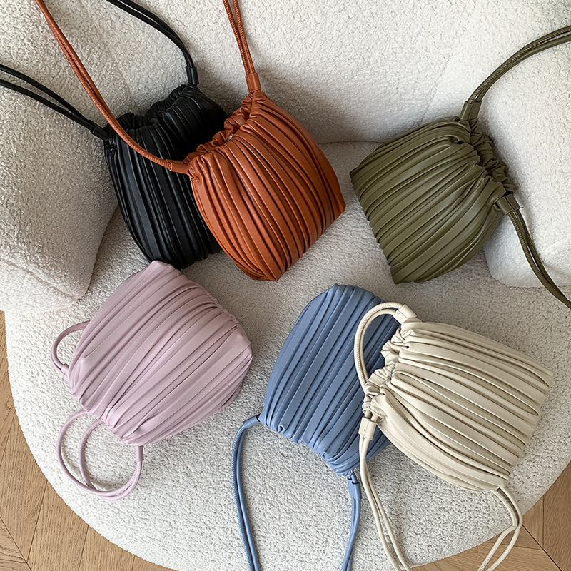 2025 French Pu Pleated Crossbody Bag Spring and Summer New Korean Style Niche Design Mobile Phone Bag Magnetic Small Square Bag for Women
