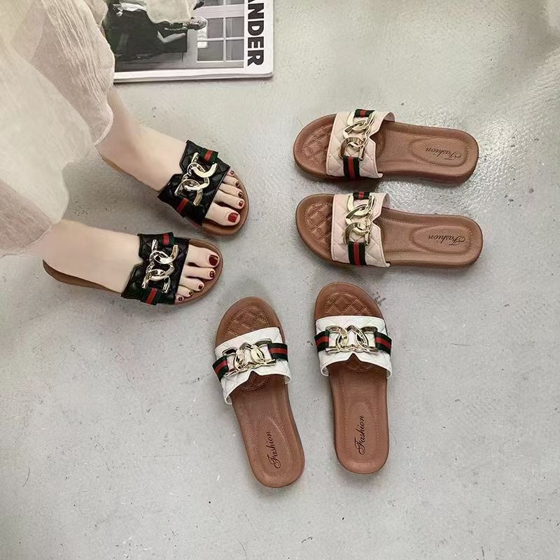 Cross-border 2024 hebilla zapatillas de verano nuevo estilo romano damas moda femenina ropa exterior sandalias y zapatillas fondo plano