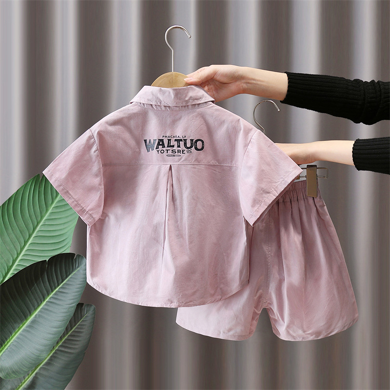 7144 Traje de verano para niños Camisa de manga corta y pantalones cortos para niños de moda 2025 Nuevo estilo estilo occidental bebé delgado verano
