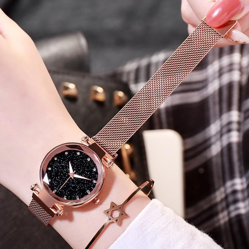 Casual Streetwear Round Suction Buckle Quartz Women's Watches display picture 2