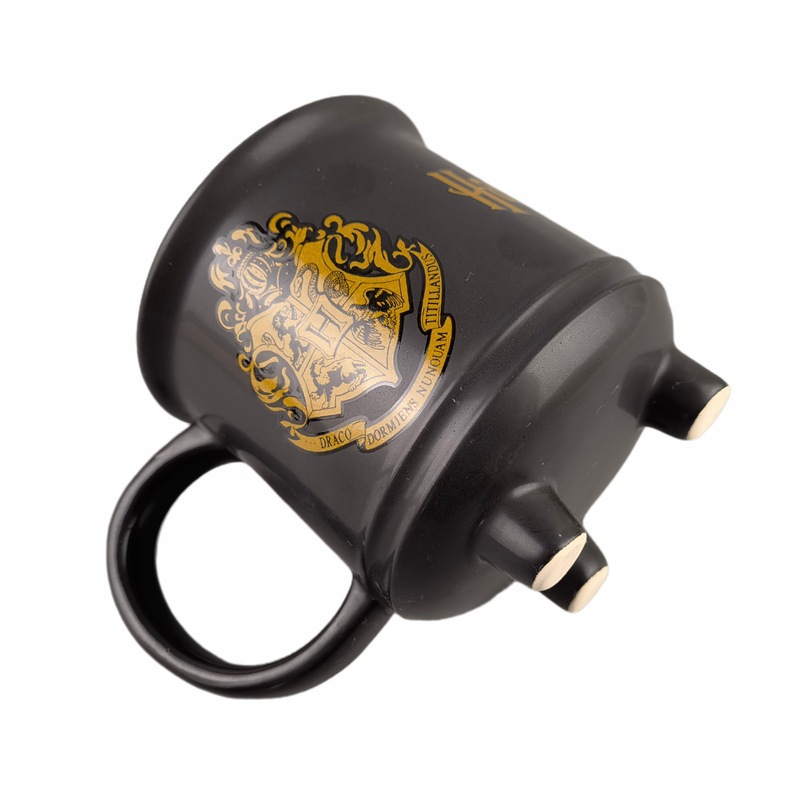 Selección estricta taza de café negra con pies Harry Potter triangular olla de cerámica taza incenso molde de taza de marca taza de agua de animación