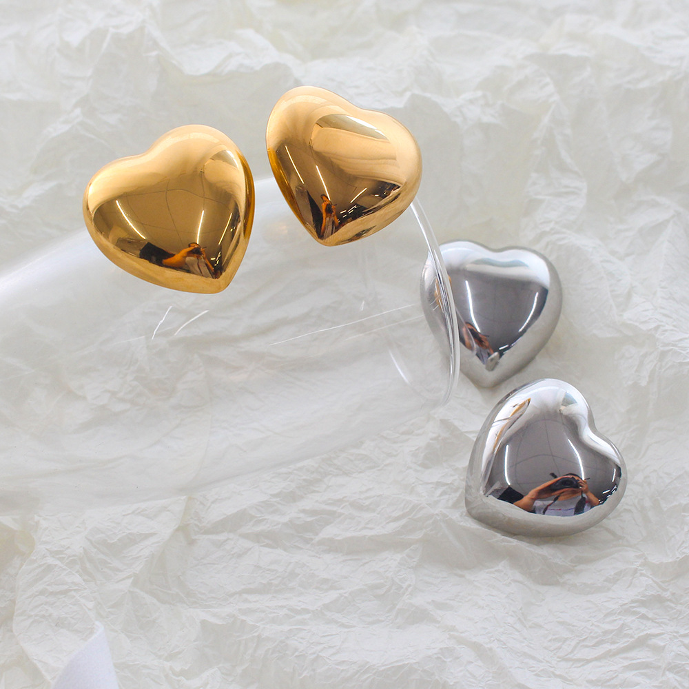18g Weight 0.03µm Gold Plating Thickness PVD Coated Gold Plating Process 18K Real Gold Plated 304 Stainless Steel PVD Coated Stone-Free Heart Shape Waterproof Non Tarnish Simple Style Ear Studs For Women's