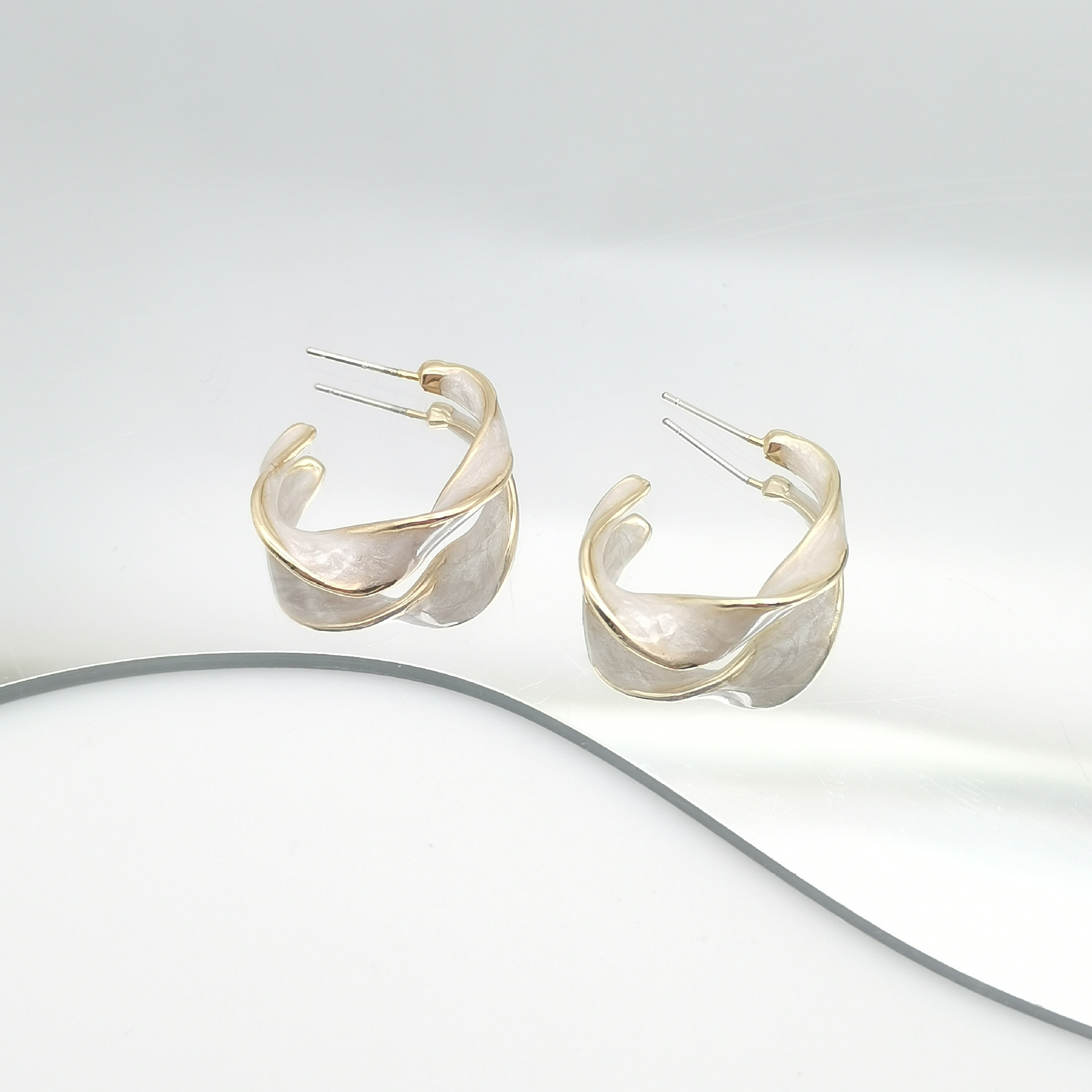 1 Pair Fashion C Shape Alloy Ear Studs display picture 5
