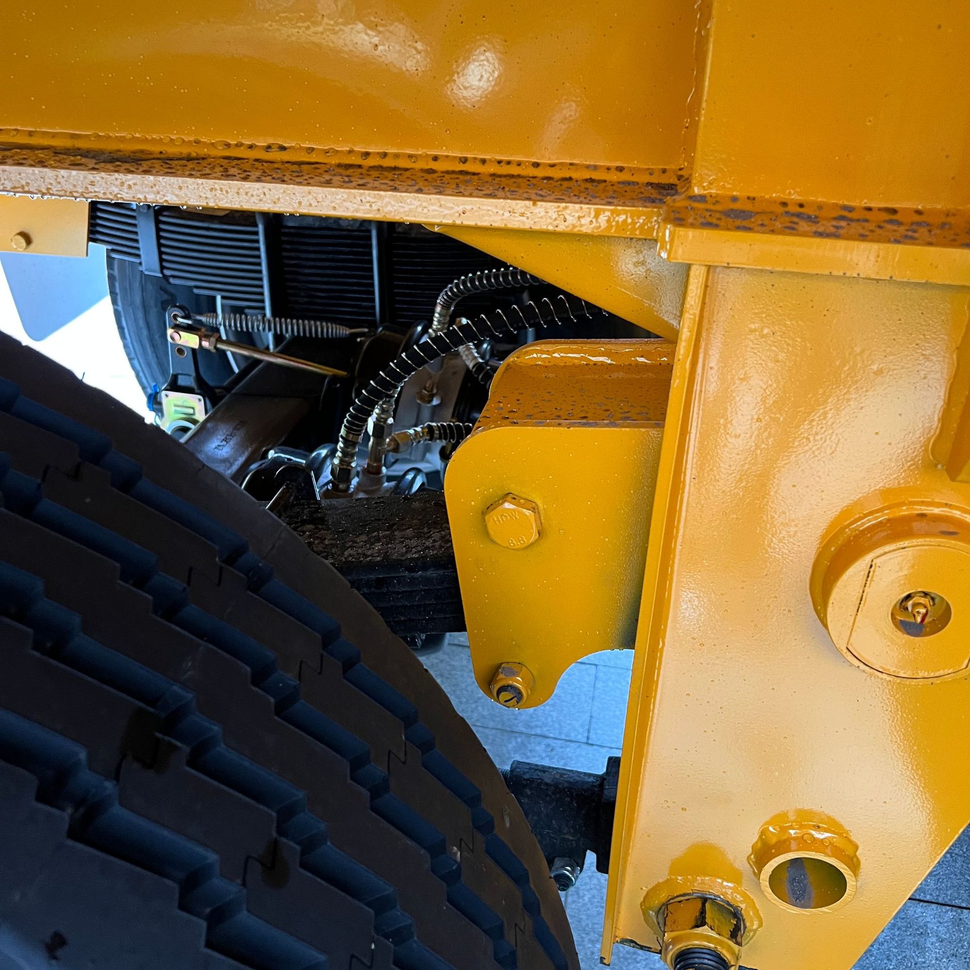 Manufacturers Produce and Produce Cross-Border Sales of Box-Type Heavy Bulk Cargo Transport Semi-Trailers and Trailers with Worry-Free and Guaranteed After-Sales Service