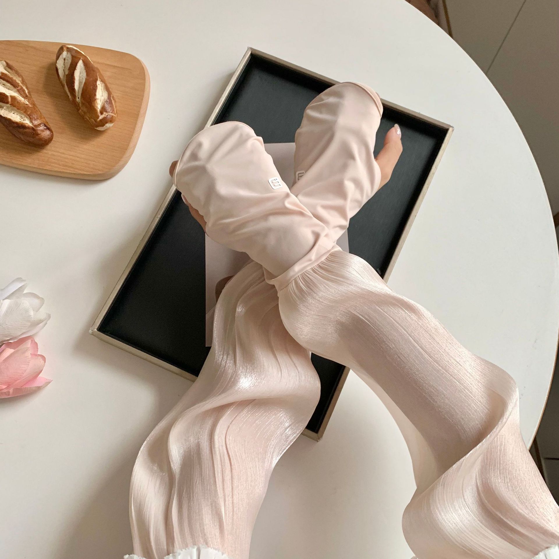 Mangas de hielo, mangas de protección solar, costuras con guantes para los dedos, paseos de verano, versión suelta y alargada, protección fina contra los rayos UV