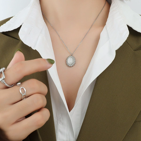Steel necklace, cat's eye, 5cm
