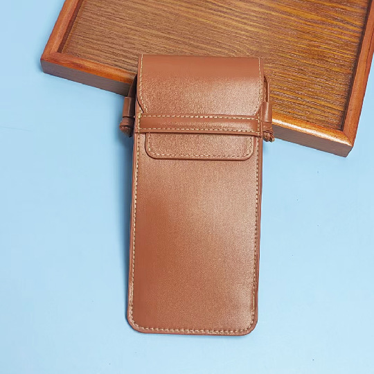 Factory wholesale high-grade hanging strap glasses case portable quality sunglasses storage bag neck leather sunglasses soft bag