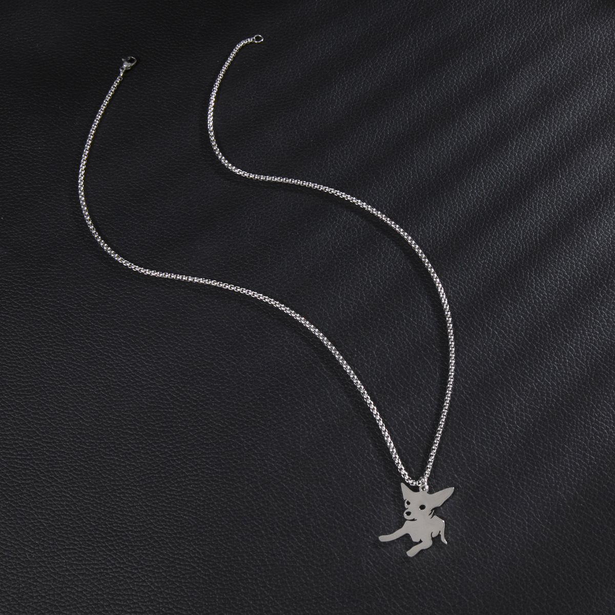 Collana versatile con ciondolo lungo e grazioso cucciolo zodiacale da uomo, stile Ins, resistente alla luce, accessori Yiwu_voghion.com