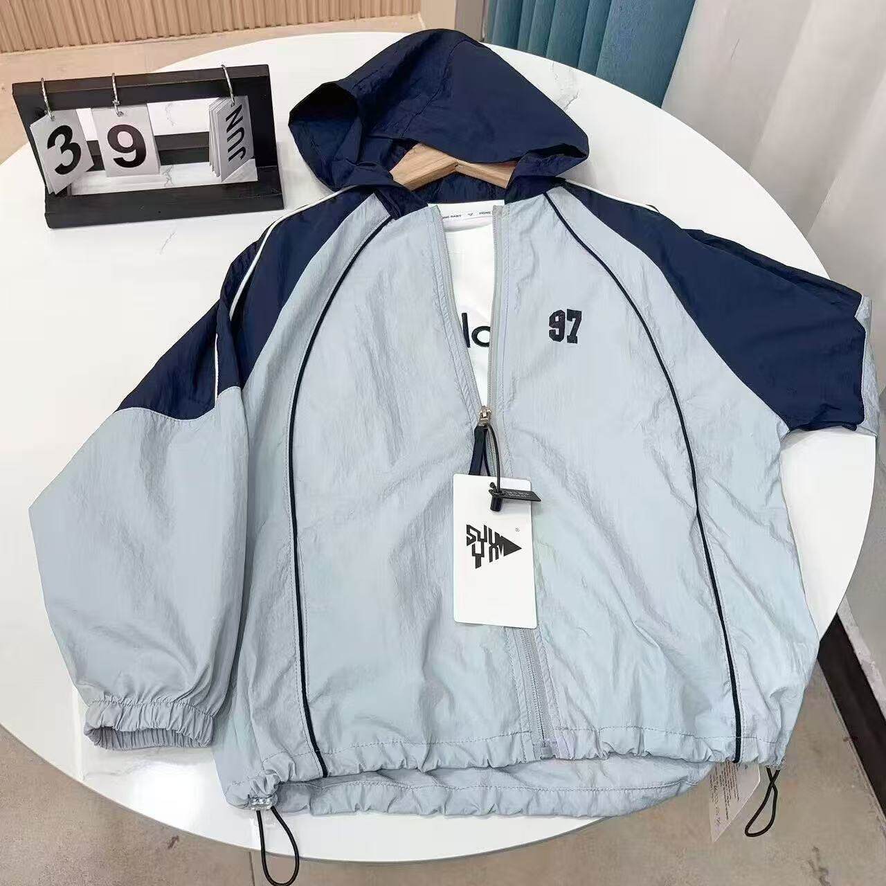 2026 New Style Sunscreen Clothing for Boys, Lightweight and Breathable Sunscreen Jacket for Medium and Large Children, UV Protection Summer Outerwear