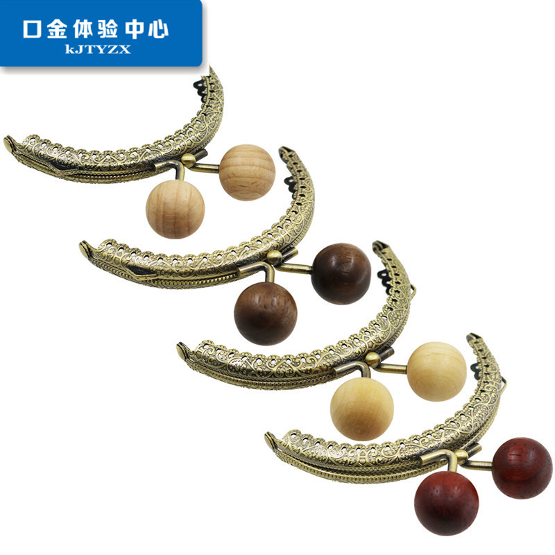 Una sola oreja 8.5CM semicircular encaje en relieve de madera oro 20mm perlas de caramelo japonés 4 cabezas de caramelo opcionales