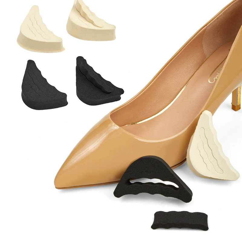 Туфли на высоком каблуке с набивкой на голову с полукромной накладкой