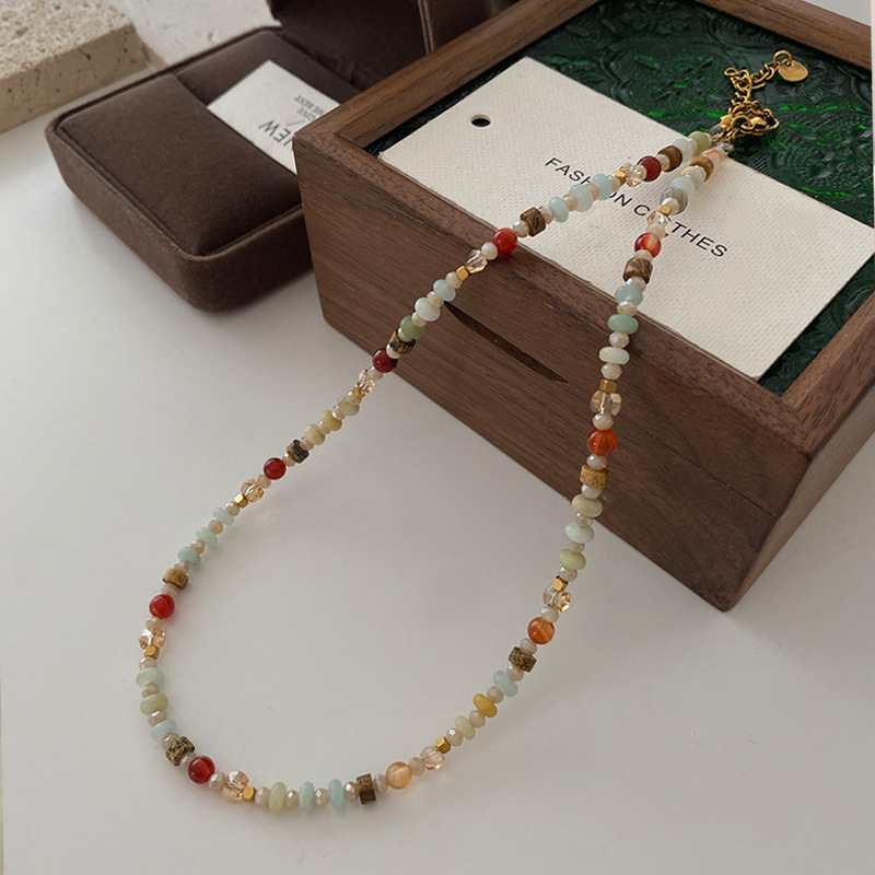 Collar con cuentas de ojo de tigre Maillard Cadena de suéter de otoño e invierno de alta calidad Acero de titanio Cadena de clavícula de piedra natural retro de lujo ligero