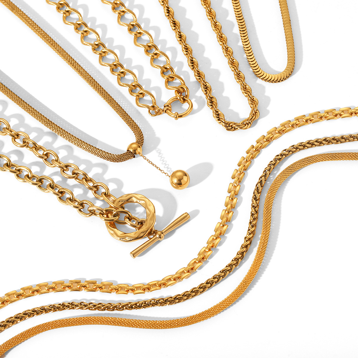 Collar de cadena de acero inoxidable de venta caliente transfronteriza en Europa y los Estados Unidos moda femenina versátil acero de titanio sin desvanecerse collar de alta gama