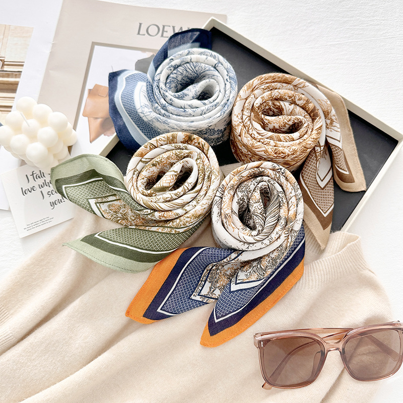 Temperamento de moda japonesa y coreana 68 toallas cuadradas de patrón de personaje de mujer con bufandas profesionales de alto nivel con un nicho de pañuelo