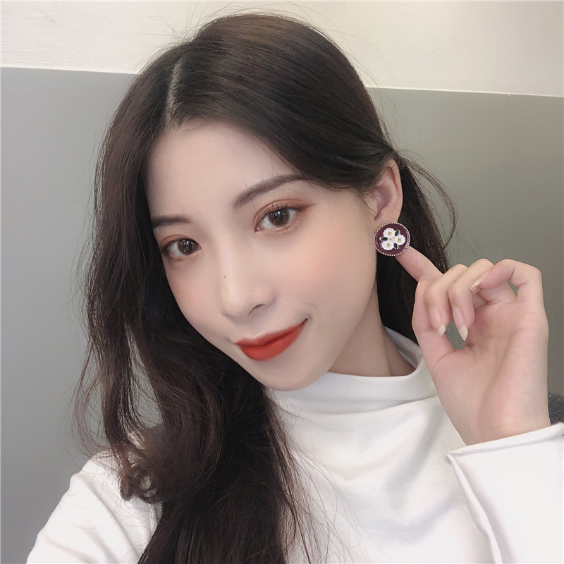 Alloy Material Retro Feelings Drop Oil Wine Red Hyuna White Flower Round Earrings