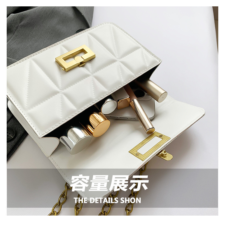A stylish commuter diamond-patterned lock buckle small square bag, a versatile commuter single-shoulder bag, a new 2024 model, a women's crossbody bag undefined