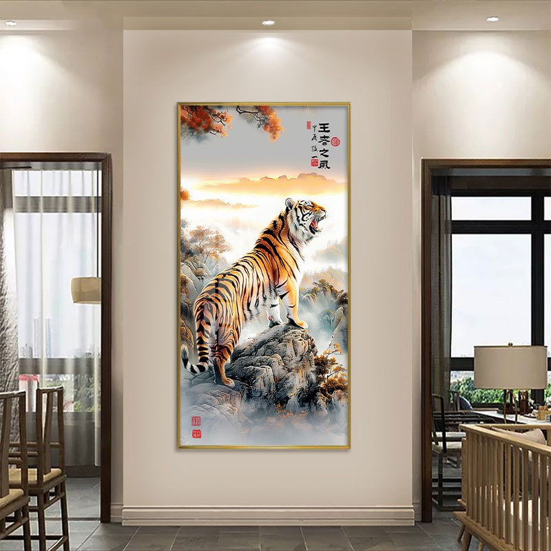 老虎画像上山、老虎招财、风水装饰画、虎城屋、老虎翘山、森林、