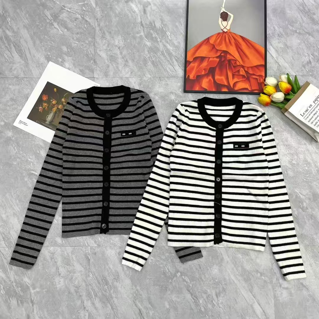 条纹拼色针织开衫女2025秋季新款长袖女修身减龄百搭短款开襟上衣