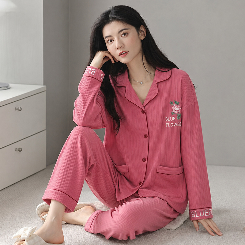100% pure cotton women's pajamas, thin long-sleeved cardigan with a turn-down collar, simple and casual style, suitable for middle-aged and elderly women, autumn collection