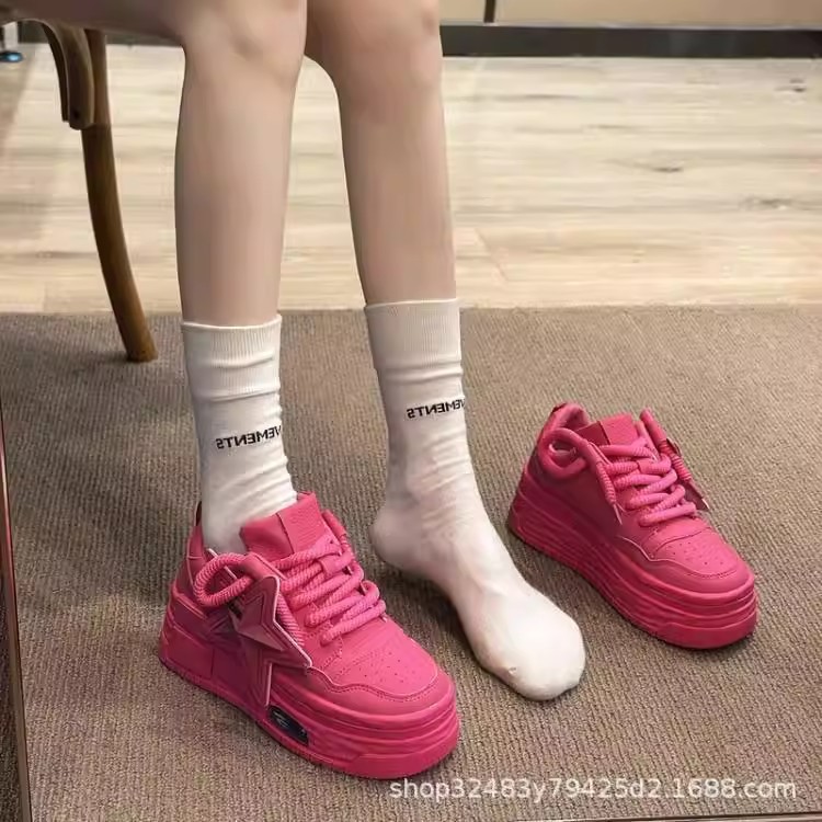 Productos europeos estrella con cordones plataforma plataforma zapatos casuales 2025 nuevo estilo rojo caliente ins súper caliente zapatos casuales mujeres