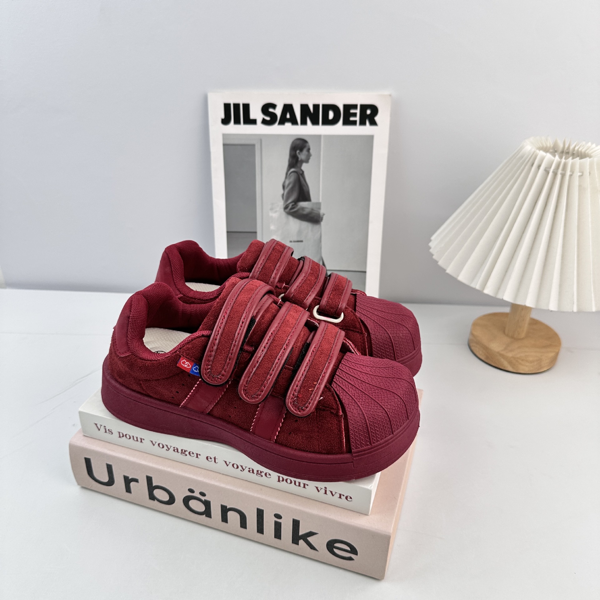 Zapatos de entrenamiento de Velcro de ondas remotas, zapatos de entrenamiento de mujeres feas, capibara, cabeza grande, 2025 zapatos deportivos casuales de moda de otoño