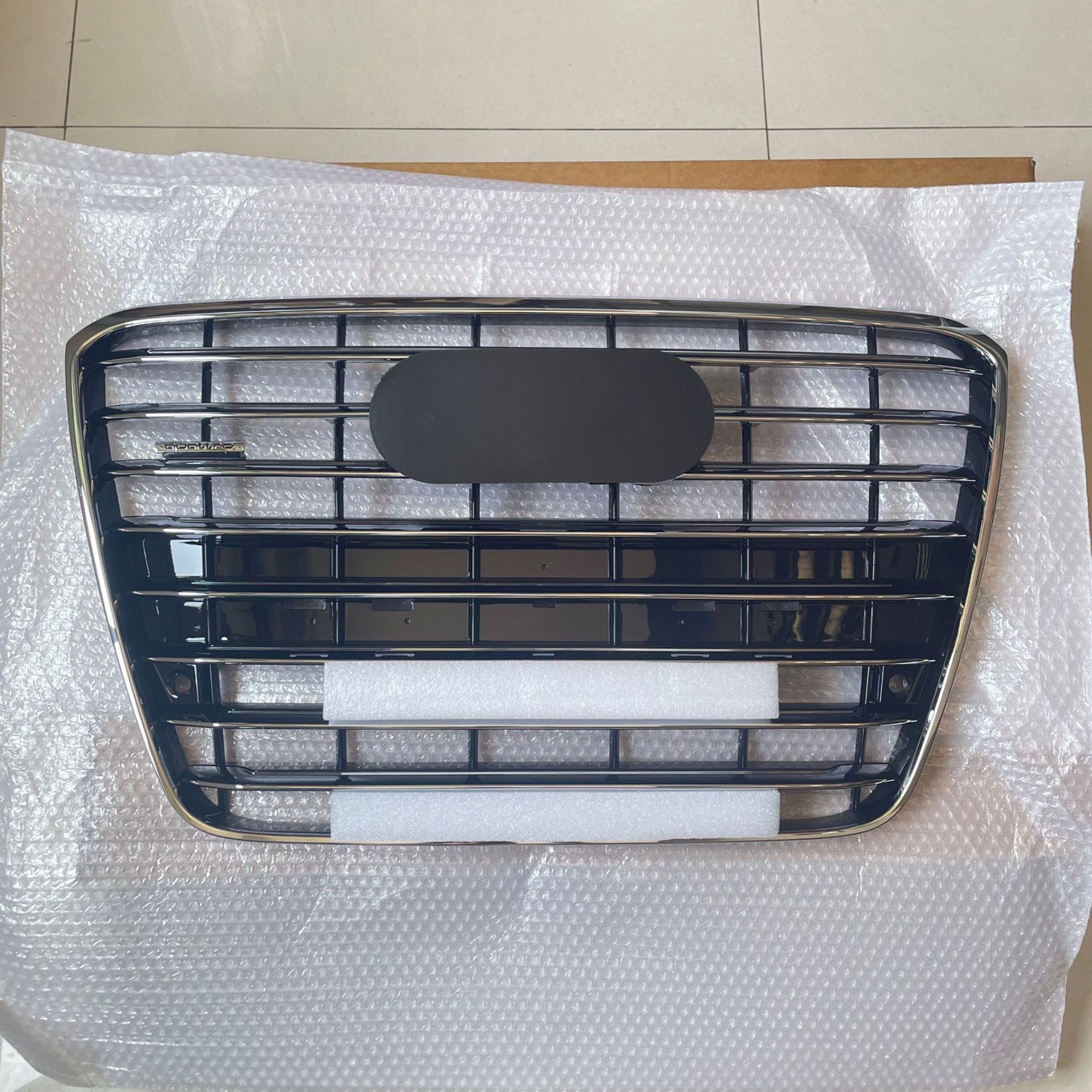 Suitable for Audi A8D4 2010-2014 Front Bumper Grille Air Intake Grille 4H0853651H