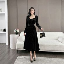 S196法式气场女装礼服连衣裙高端轻复古秋冬方领新款气质黑色丝绒