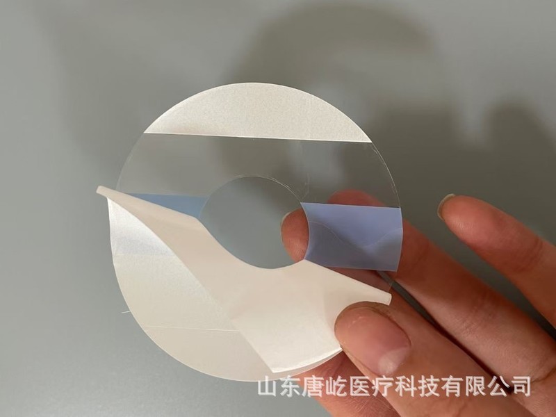 灸pu膜透皮風呂包帯は柔らかい肌に見えない透明な臍のツボの三九空白を貼り付けます。|undefined
