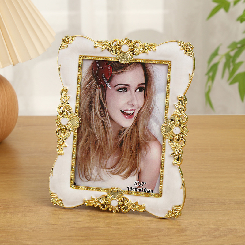 European-style exquisite white silver edge resin photo frame decoration 6-inch 7-inch cardboard lining cross-border rectangular glass panel