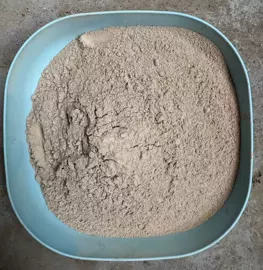 膨润土;动物性饲料