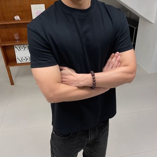 小领口短袖