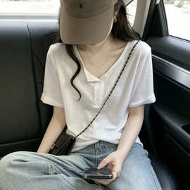 休闲慵懒风白色短袖T恤女2026夏新款大码胖MM时尚设计感正肩上衣