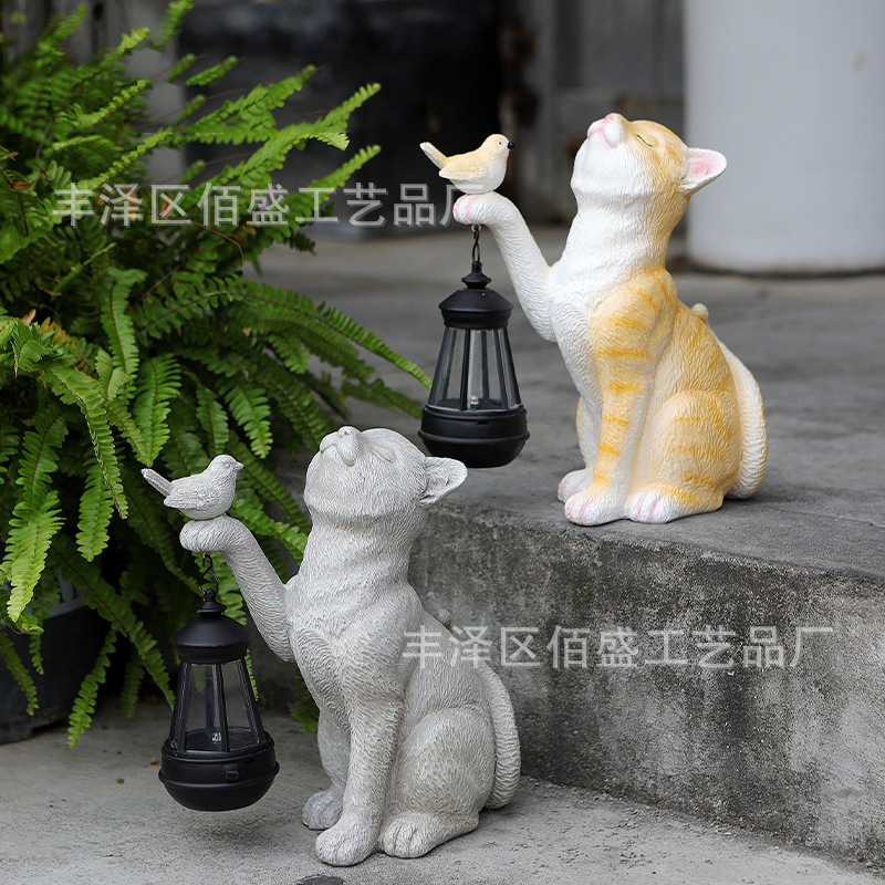 国境を越えた可愛らしい子猫のペンダントライト飾り、屋外庭園、店舗、クリエイティブなシーンの装飾、動物工芸品