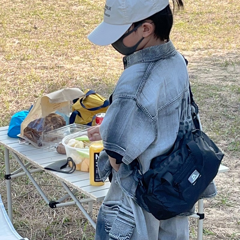 Mochila deportiva al aire libre para niños y niñas, bolsas de hombro, bolsas de equipaje para niños, bolsas de viaje multifuncionales para niños.