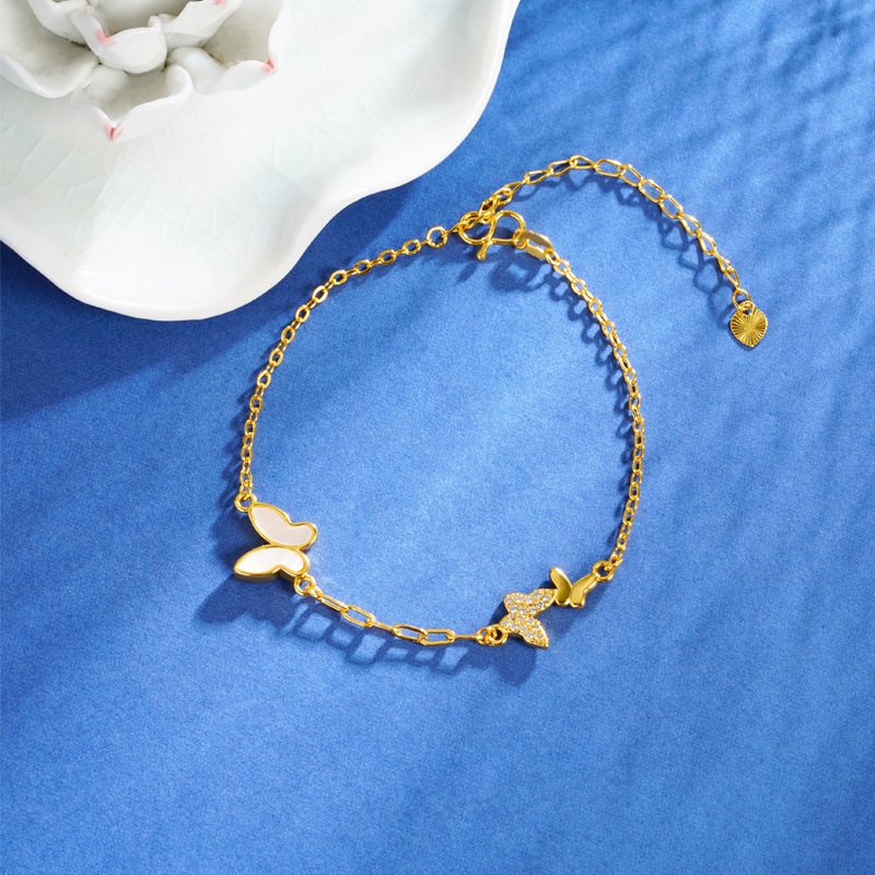 2024 nuevos productos lujosos pulseras mariposa de frita coreana simple vietnamita color de oro de arena micro-incrustado nicho de diseño suministro