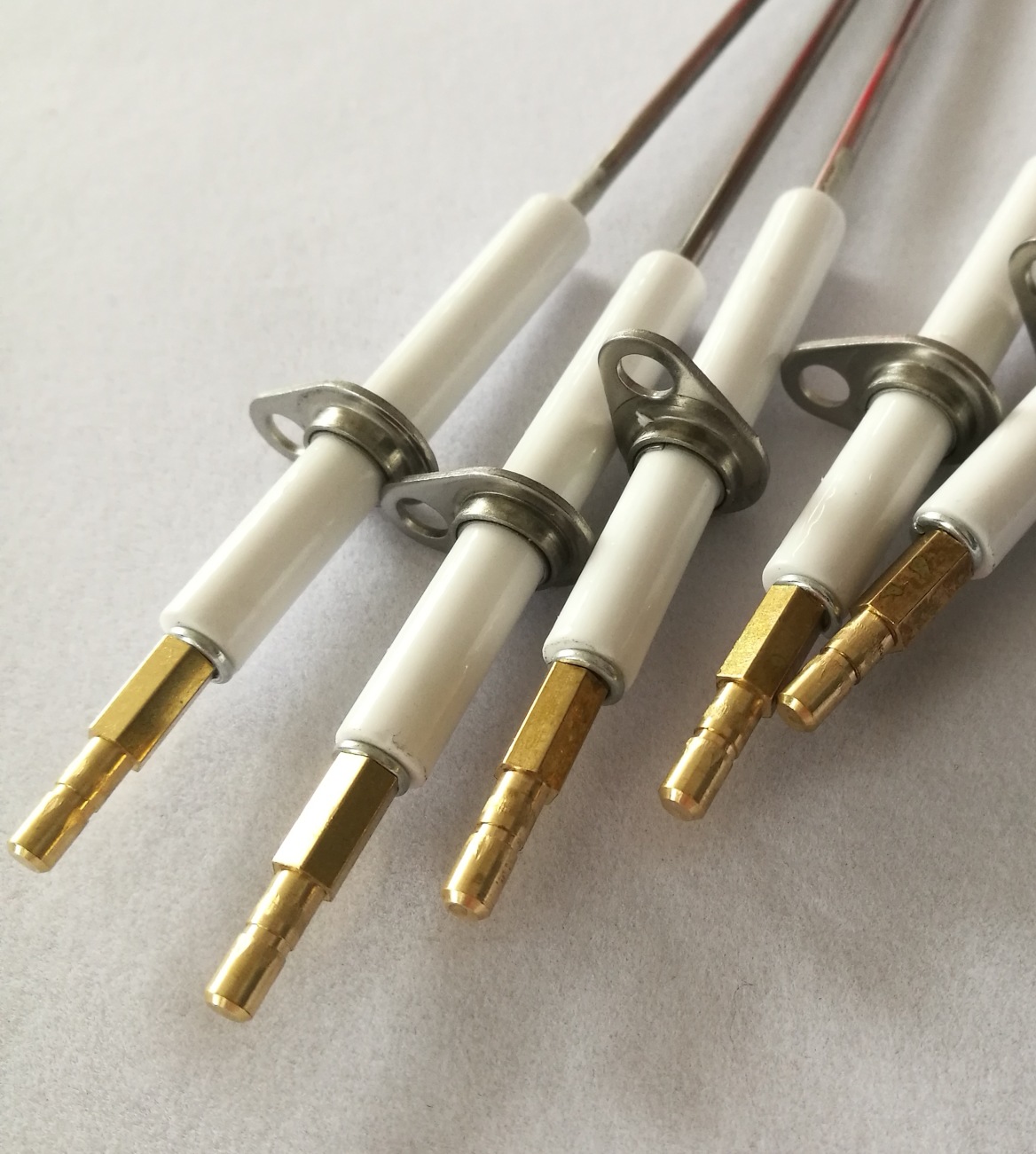 95% 氧化铝 上釉点火针 陶瓷电极