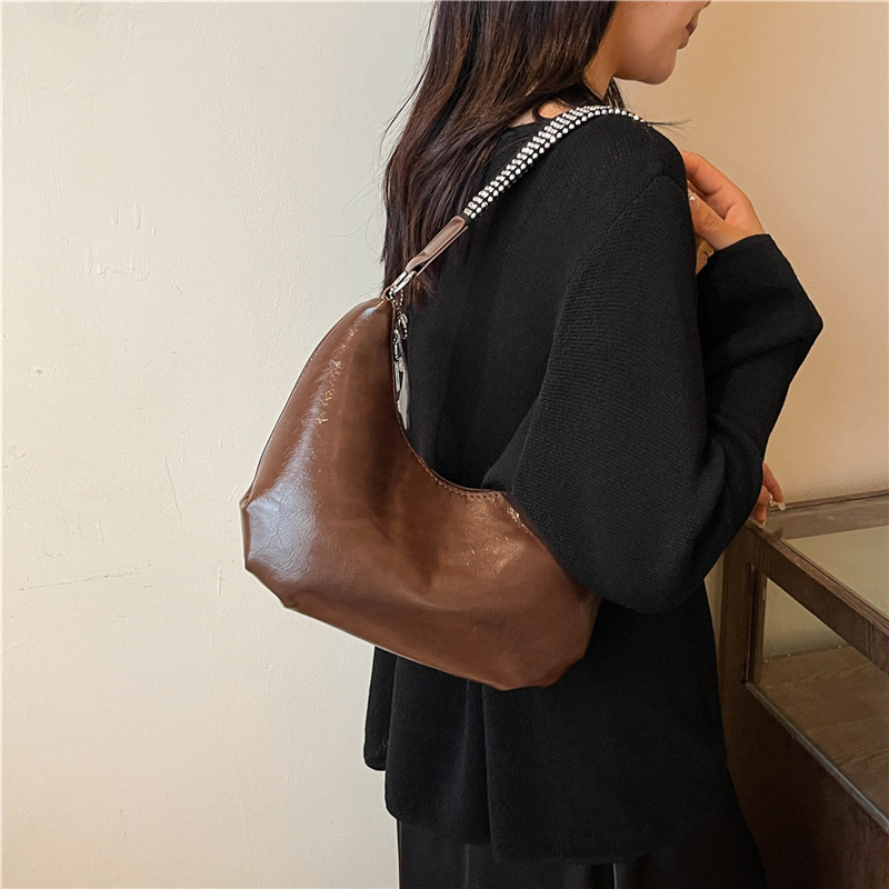 Minimally designed niche women's 2024 new winter underarm casual fashion commuting shoulder bag_voghion.com