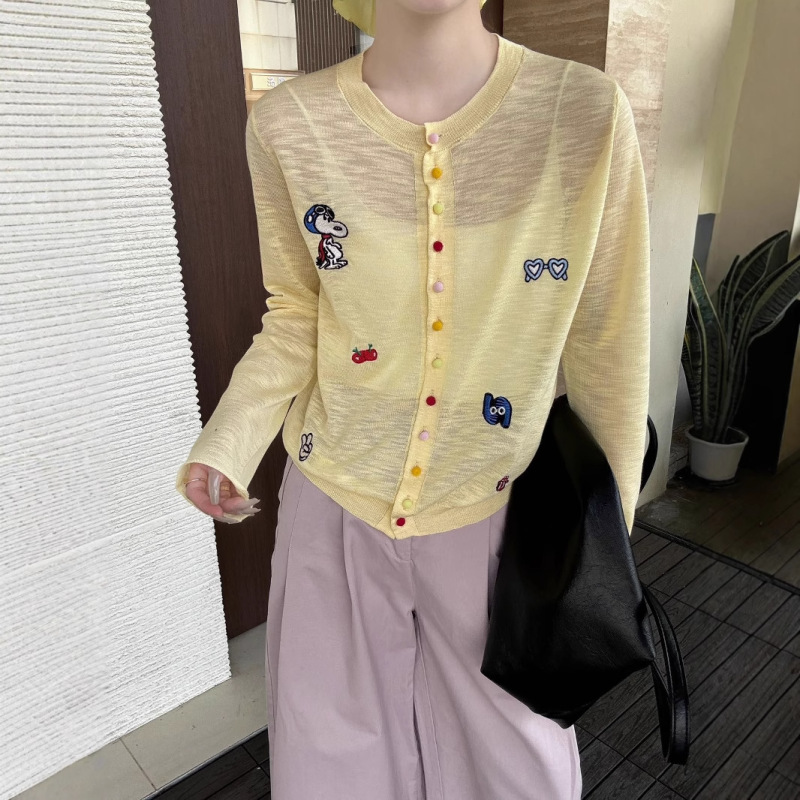 ファッションスヌーピーカラフルなボタンニットカーディガン女性のための 2025 夏の新しいルーズ漫画ジャカード日焼け止めトップ|undefined
