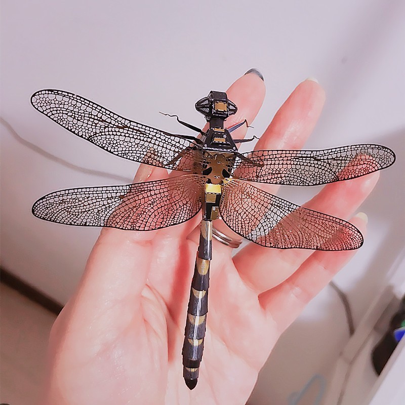 Estatua mágica de acero máquina al por mayor serie de insectos amor rompecabezas de metal 3D tridimensional hecho a mano modelo de montaje de bricolaje