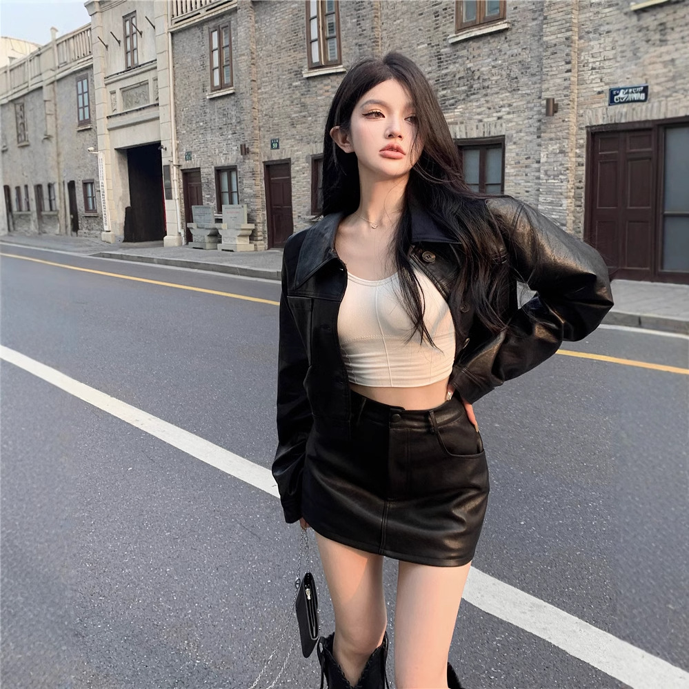 Black short polyurethane jacket