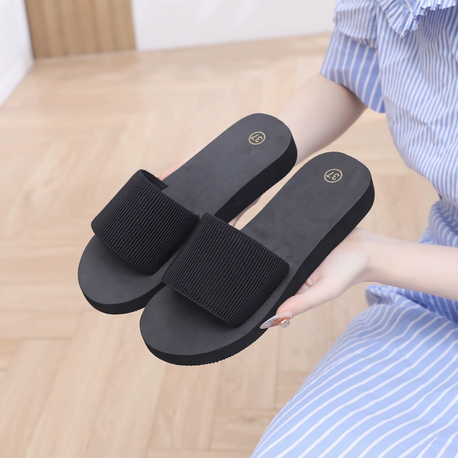 Универсальные эластичные шлепанцы, женские тапочки на плоской танкетке, повседневная верхняя одежда, пляжные тапочки на платформе, шлепанцы