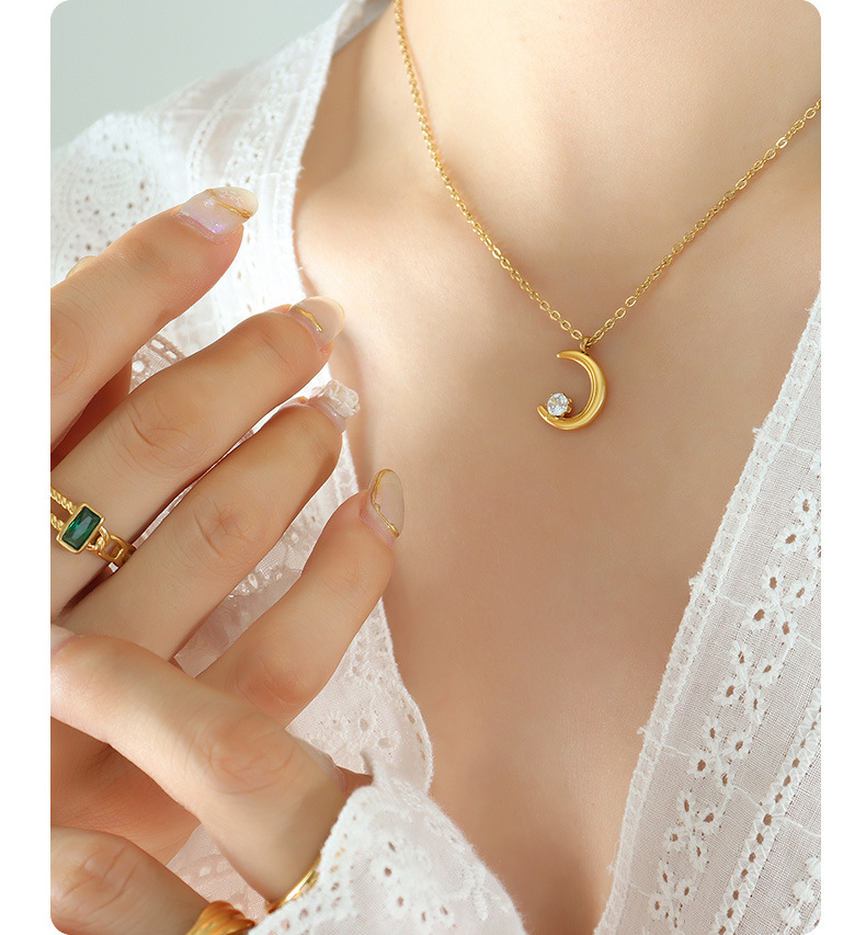 Fashion Moon Titanium Steel Inlaid Zircon Pendant Necklace 1 Piece