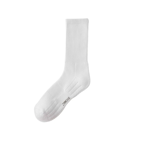 Solid color towel bottom socks men's short socks ins trendy black and white mid-calf socks Japanese simple sports stockings wholesale