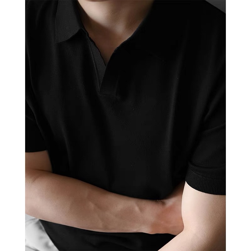 Temperamento de alta gama con solapa de punto polo camisa de manga corta hombre de verano delgada seda de hielo cuello en V hombro medio cintura