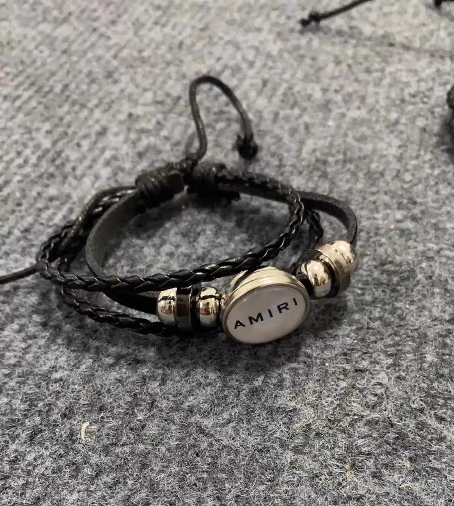 AMIRI 레터링